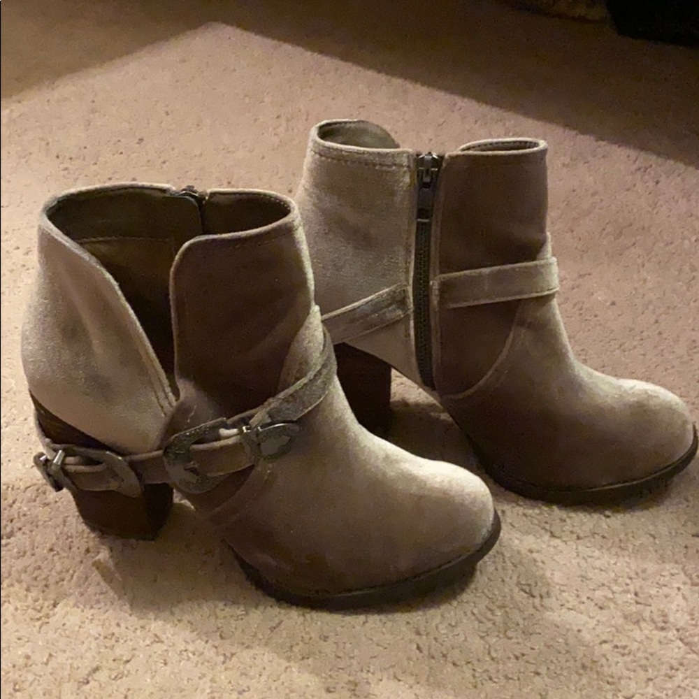 Suede ankle boot
